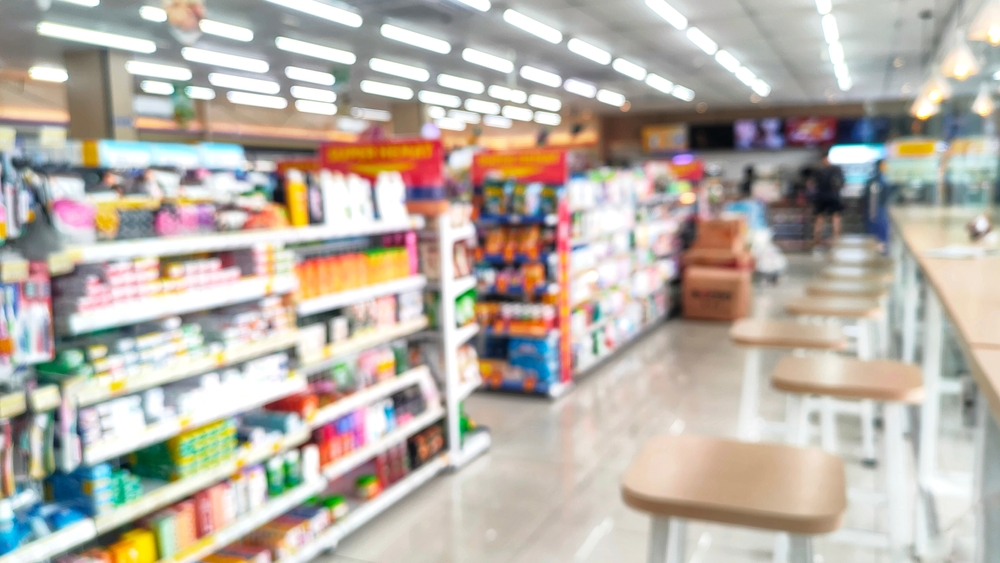 Unfocused image of a grocery store aisle
